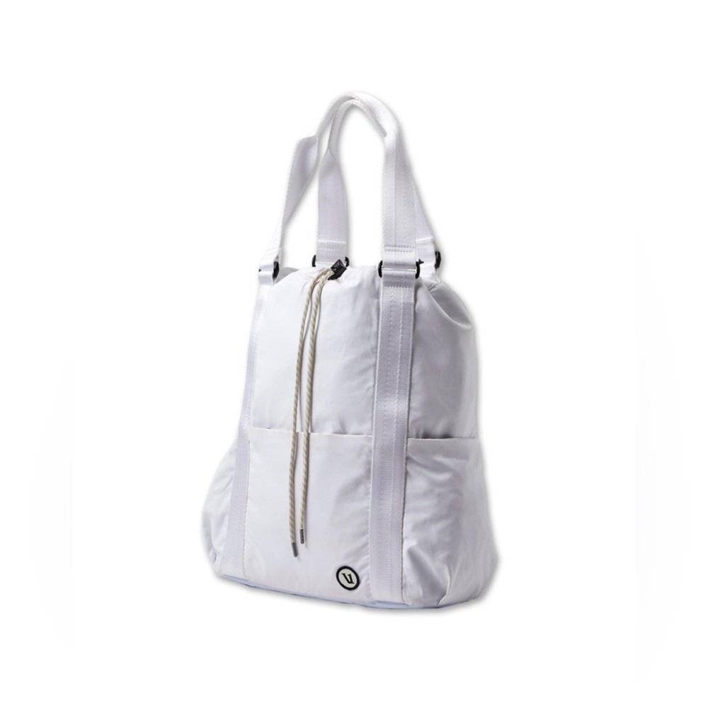 Vuori White Drawstring Tote Bag - Picture 2 of 6